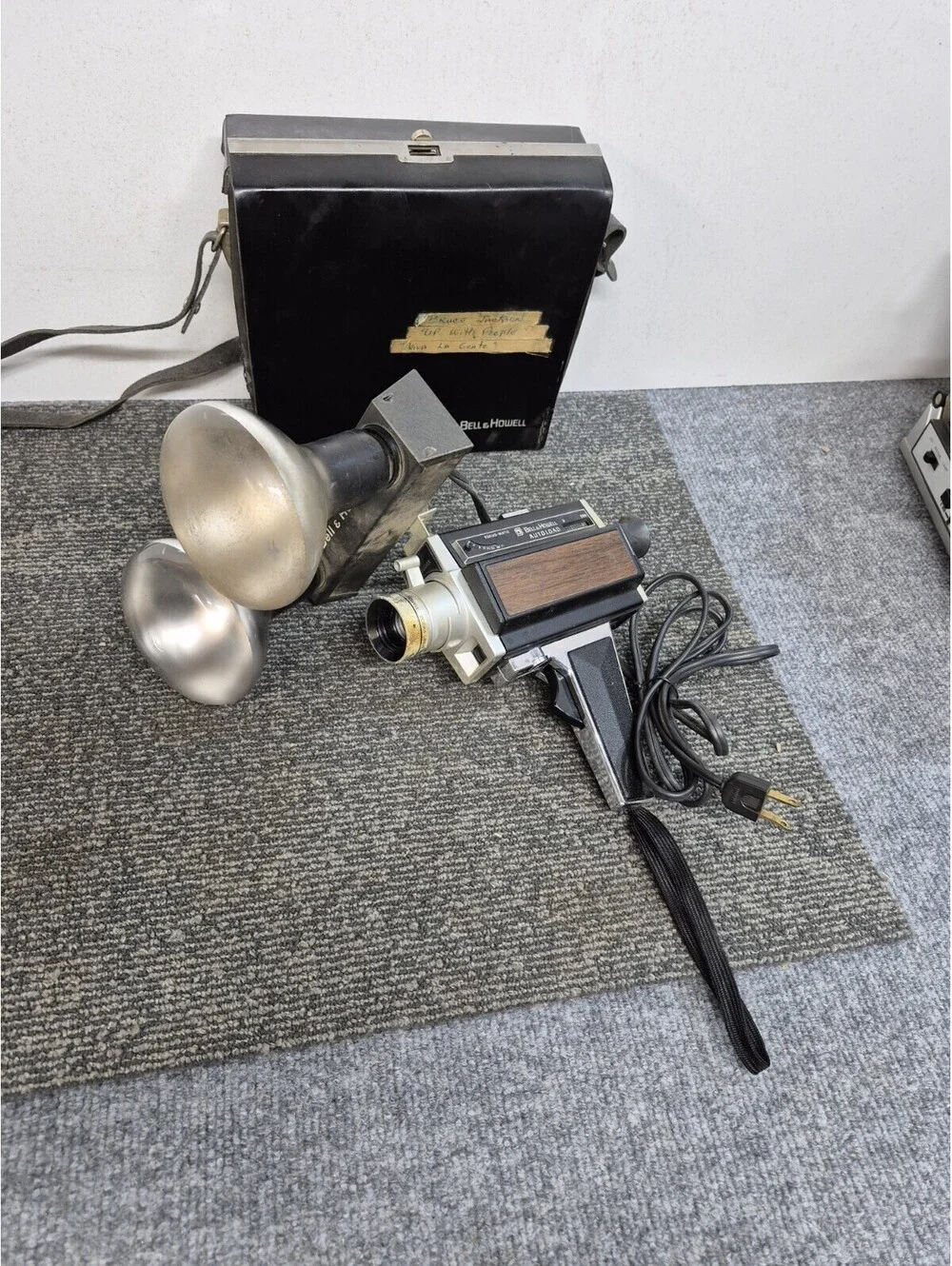 BELL & HOWELL AUTOLOAD SUPER 8  MOVIE CAMERA MODEL 374